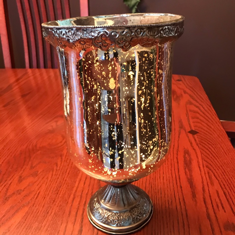 Candle holder/vase